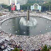 Ribuan Orang Anti Israel Padati Bundaran HI