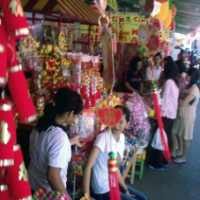 Mengintip Persiapan Imlek di Pecinan