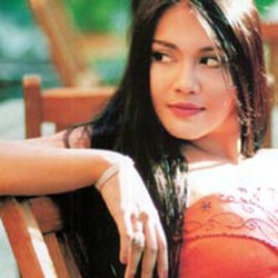 Umur 30 Tahun Belum Nikah, Denada Bingung 