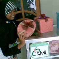 Daur Ulang Kertas Bekas Ala LMI