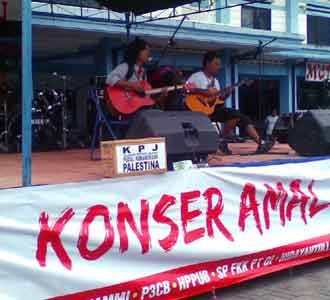 Penyanyi Jalanan Peduli Palestina