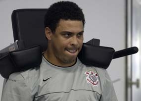 Ronaldo Boleh Clubbing di Corinthians