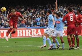 Roma Bekap Napoli 3-0
