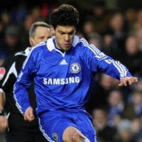 Sinyal Ballack Akan Bertahan