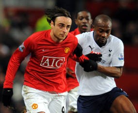 Berbatov Matikan Mantan Majikan