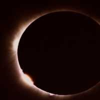 Siapkan Kaca Mata Gelap Demi Gerhana Matahari Cincin