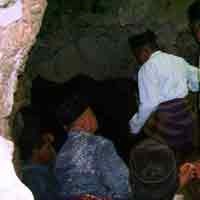 Tetesan Air Goa Payudan Diyakini Sembuhkan Penyakit