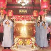 Klenteng Kwan Sing Bio Ramalkan Tahun Kerbau Api