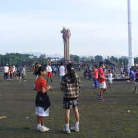 Rekreasi Pagi di Taman Tegallega