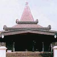 Peziarah Astana Giribangun Membludak