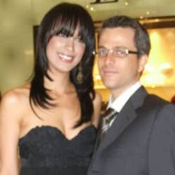 Ayah Meninggal, Sophia Latjuba di Amerika