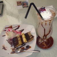  Evolusi Ruang Tunggu Menjadi Kafe  