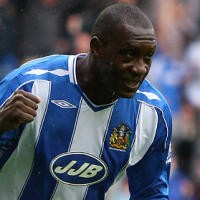 Villa Berharap pada Heskey