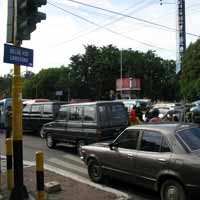 Iring-iringan Drum Band, Kawasan Ambengan Macet