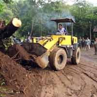 Tebing Gunung Gumitir Banyuwangi Kembali Longsor