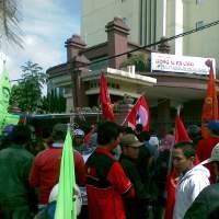 Lagi-lagi Grand Aquila Digeruduk Buruh