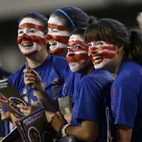 Fans Wanita Bantu Klub Hadapi Krisis