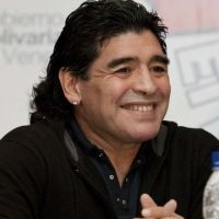 Maradona Tentang Isu Mundur dan Messi