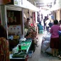 Pedagang Pasar Koja Mulai Tempati Pasar Sementara