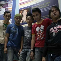 Kuliah Gilang Aman, Wayang Rilis Album ke-8