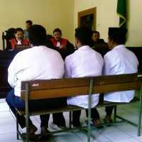 Rampas Mobil, Oknum Pamen Polisi Divonis 9 Bulan