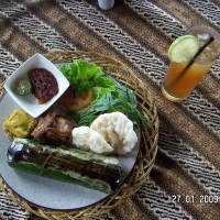 Nasi Panggang Kompeni Ditemani Pyramid Song