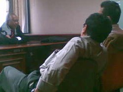 Jelang Sidang, Aulia Pohan cs Berbincang Santai