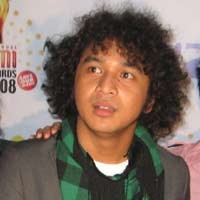 Giring Nidji Baru Bisa Naik Motor