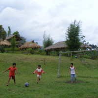 Bermain di Kesegaran Natural Hill