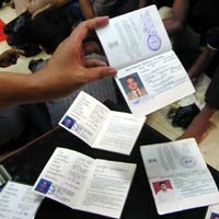 Untung Rugi Paspor Coklat dan Hijau