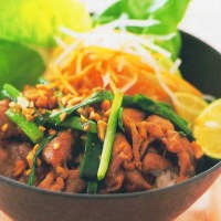 Nasi Topping Daging Wijen Praktis dan Enak