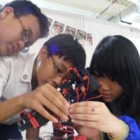 Bikin Robot Hanya Rp 100 Ribu