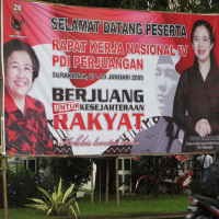 Rasa Sungkan Menatap Sang Puan