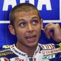 Tutup Gorden, Rossi Cedera 