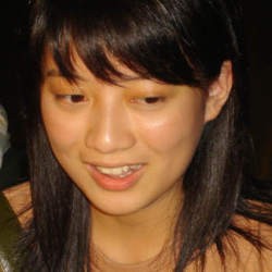 Gosip Pacaran, Leony Ngaku Dekat Aria Kusumadewa