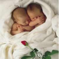 Wanita Berumur 60 Tahun Lahirkan Bayi Kembar!