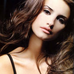Penelope Cruz Bingung Bedakan Blow Job & Blow Dry