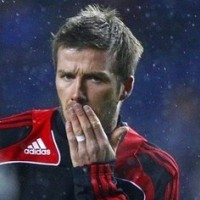 Platini Persoalkan Peminjaman Beckham