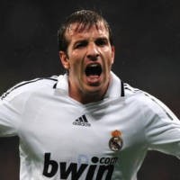 Peringatan untuk Van Der Vaart & Huntelaar