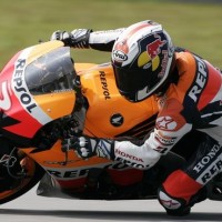 Lutut Bermasalah, Pedrosa Out