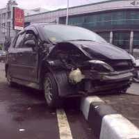 Hindari Tabrakan Beruntun, Mobil Seruduk Trotoar