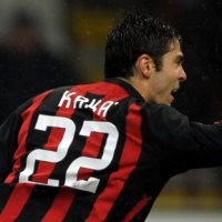 Milan Mungkin Tanpa Kaka di Derby