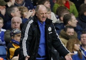 Fans: Scolari Tak Tahu Harus Berbuat Apa