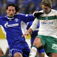 Schalke Tekuk Bremen, Hamburg Tumbang