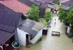 Kendal Banjir, Terjebak Macet Total 9 Jam