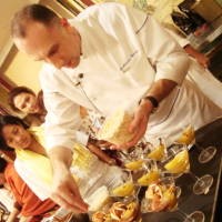 Kenyang Mencicipi Cokelat Plus Dapat Bocoran Resep Chef G