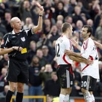 Tolong Beri Saya Kartu, Wasit