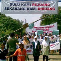 Tolak Dieksekusi, Warga Perumahan Dwikora Dirikan Tenda di Pintu Masuk