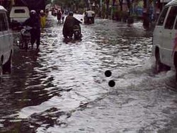 Dua KA Masih Terlambat 7 Jam