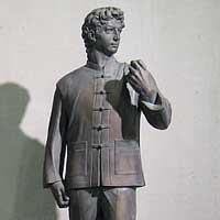 Protes Sensor di China, Karya Seni Bugil Dibajukan